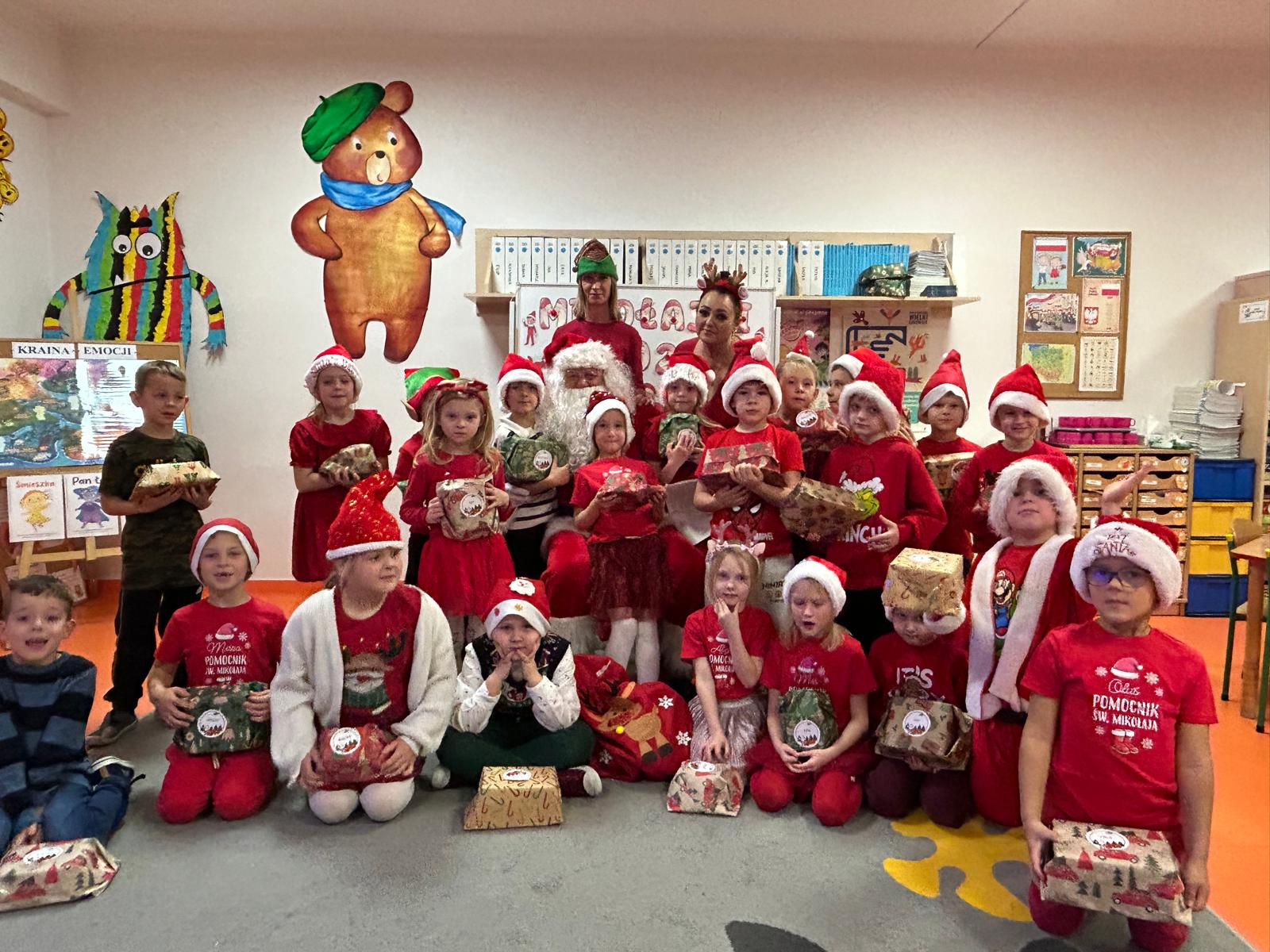  Dzieci w przebraniach